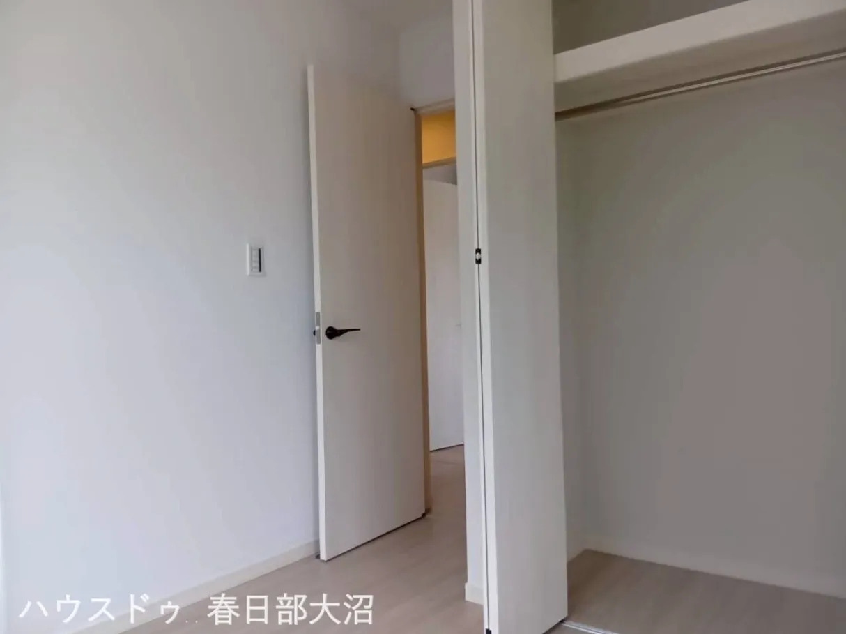 2F　洋室(5.25帖)