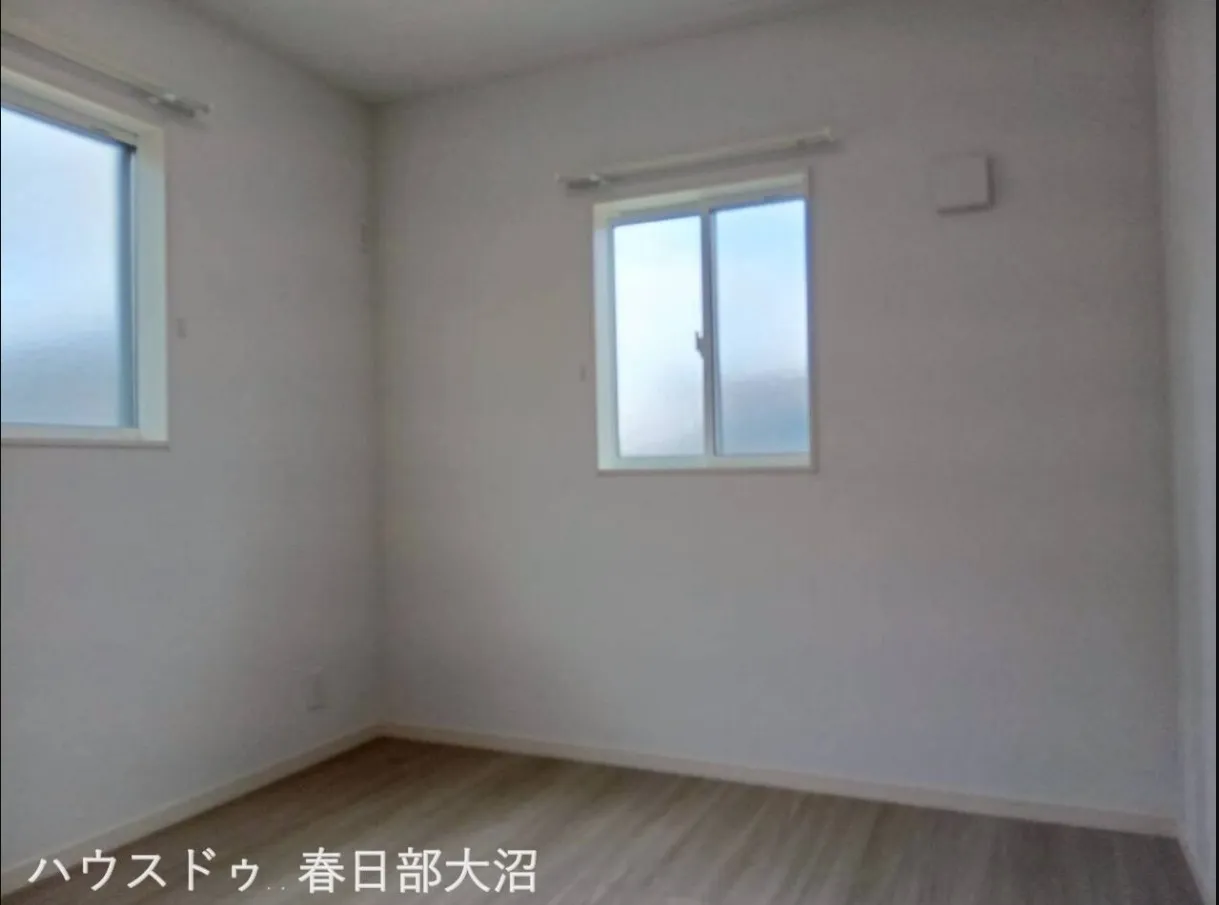 2F　洋室(5.25帖)
